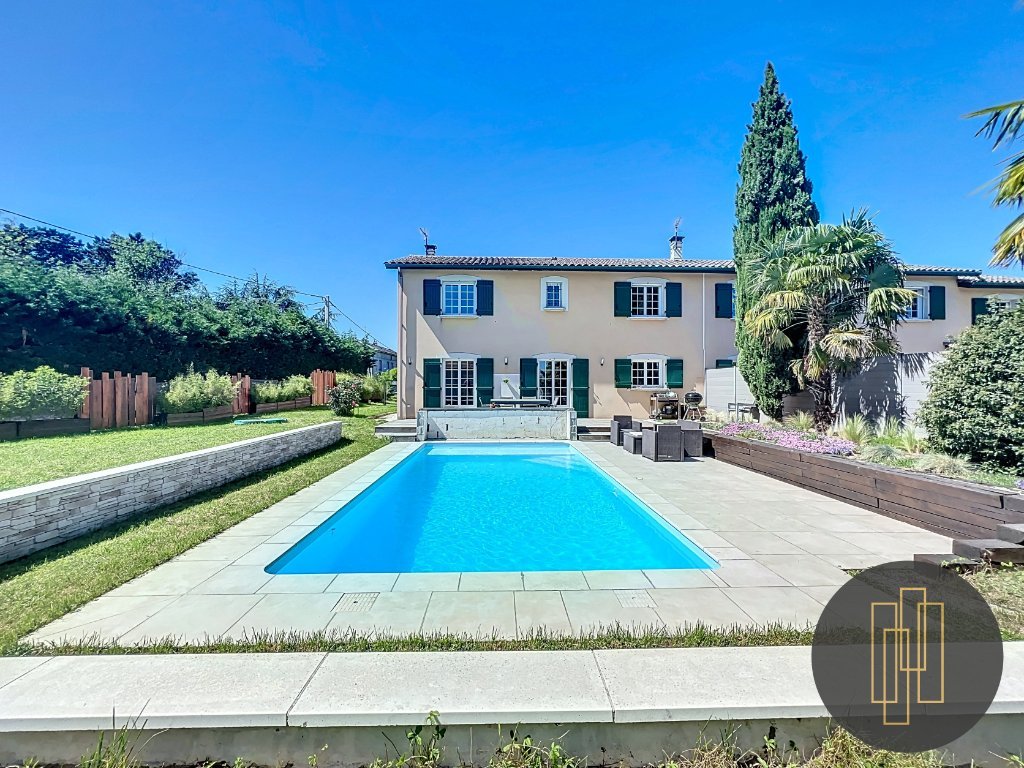 MAISON A VENDRE - DARDILLY - 192.85 m2 - 738000€