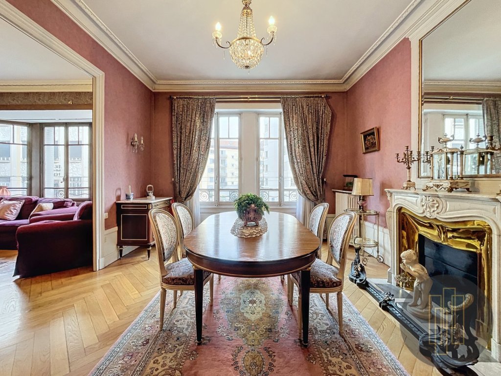 APPARTEMENT T5 A VENDRE - LYON 6EME ARRONDISSEMENT - 145.42 m2 - 690000€