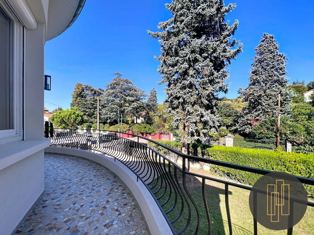 MAISON A VENDRE - NEUVILLE SUR SAONE - 233 m2 - 695 000 €